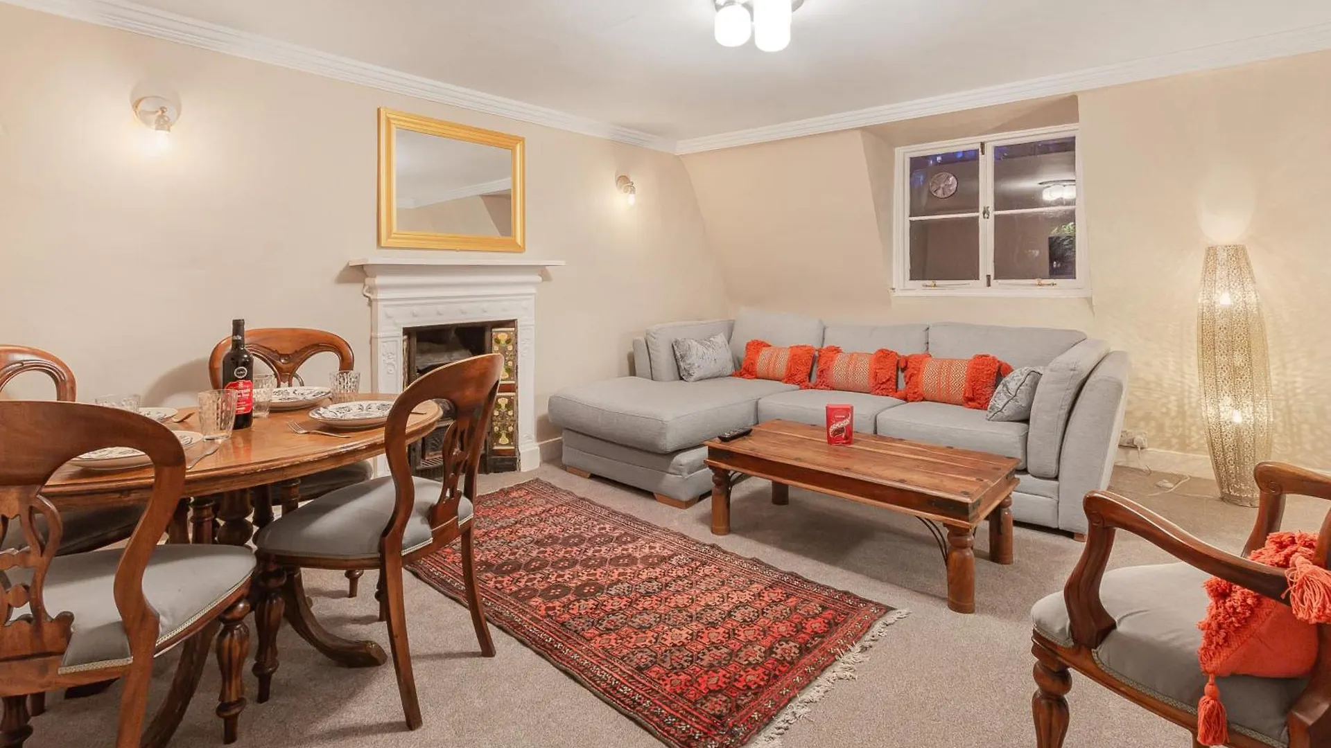 Spacestation Four 4 Bedroom Serviced Apartment By Altoluxoexperience Short Lets & Serviced Accommodation With Free Wifi Bristol