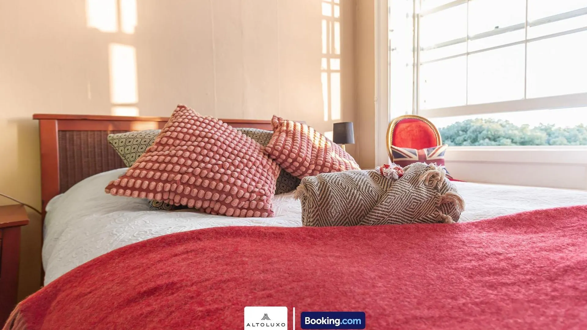 Spacestation Four 4 Bedroom Serviced Apartment By Altoluxoexperience Short Lets & Serviced Accommodation With Free Wifi Bristol 0*,