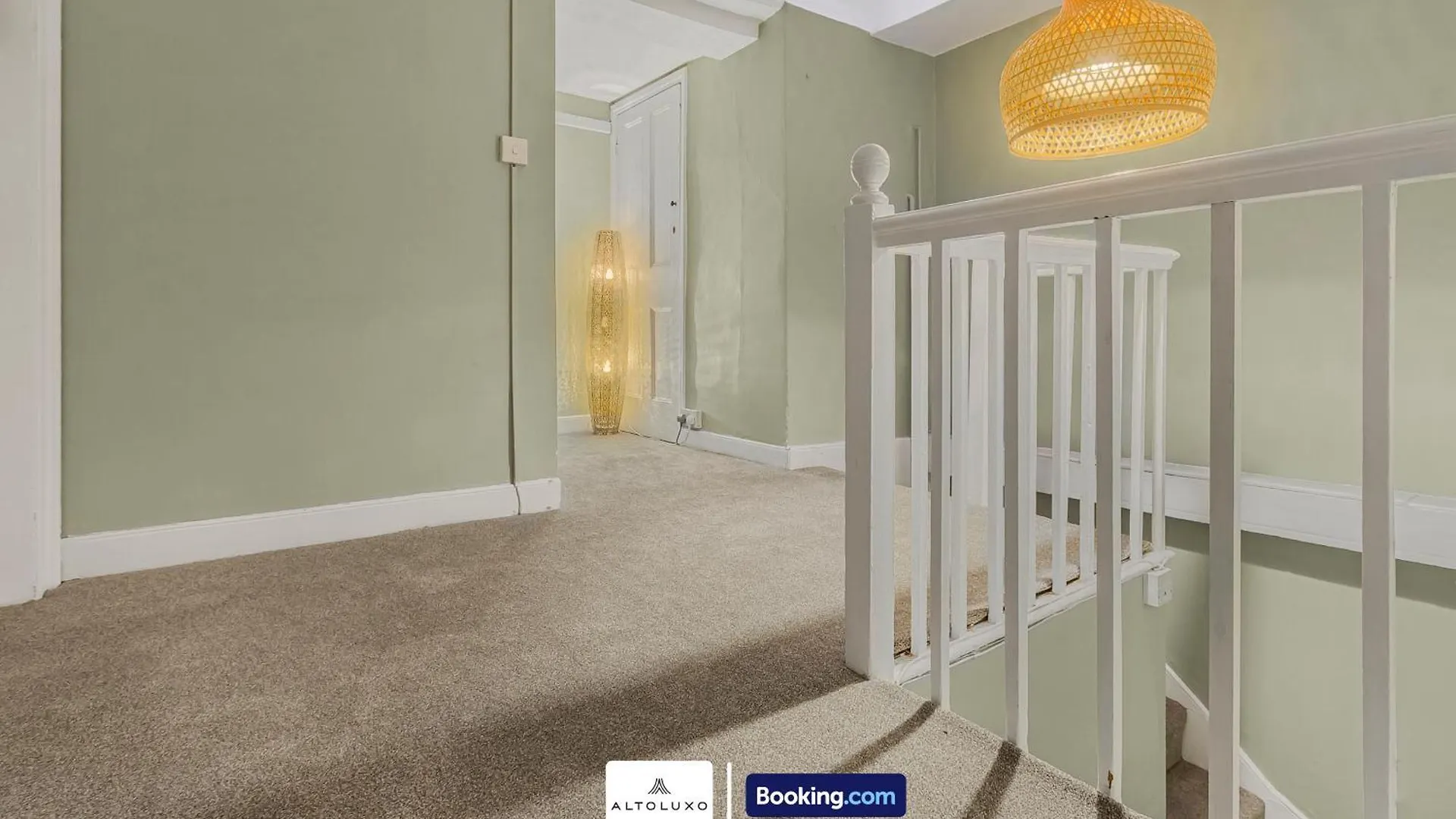 Spacestation Four 4 Bedroom Serviced Apartment By Altoluxoexperience Short Lets & Serviced Accommodation With Free Wifi Bristol Royaume-Uni