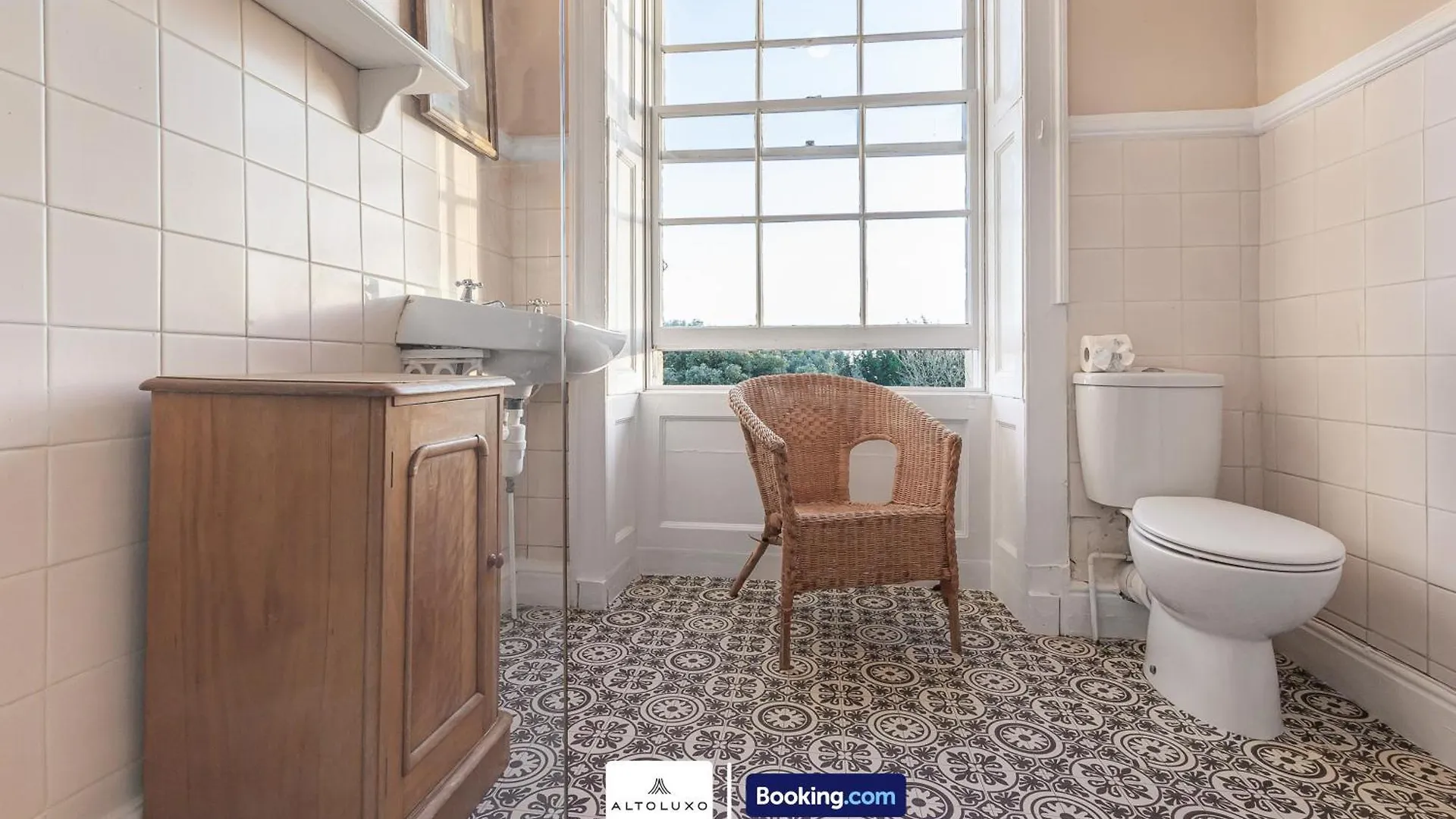 Spacestation Four 4 Bedroom Serviced Apartment By Altoluxoexperience Short Lets & Serviced Accommodation With Free Wifi Bristol Royaume-Uni