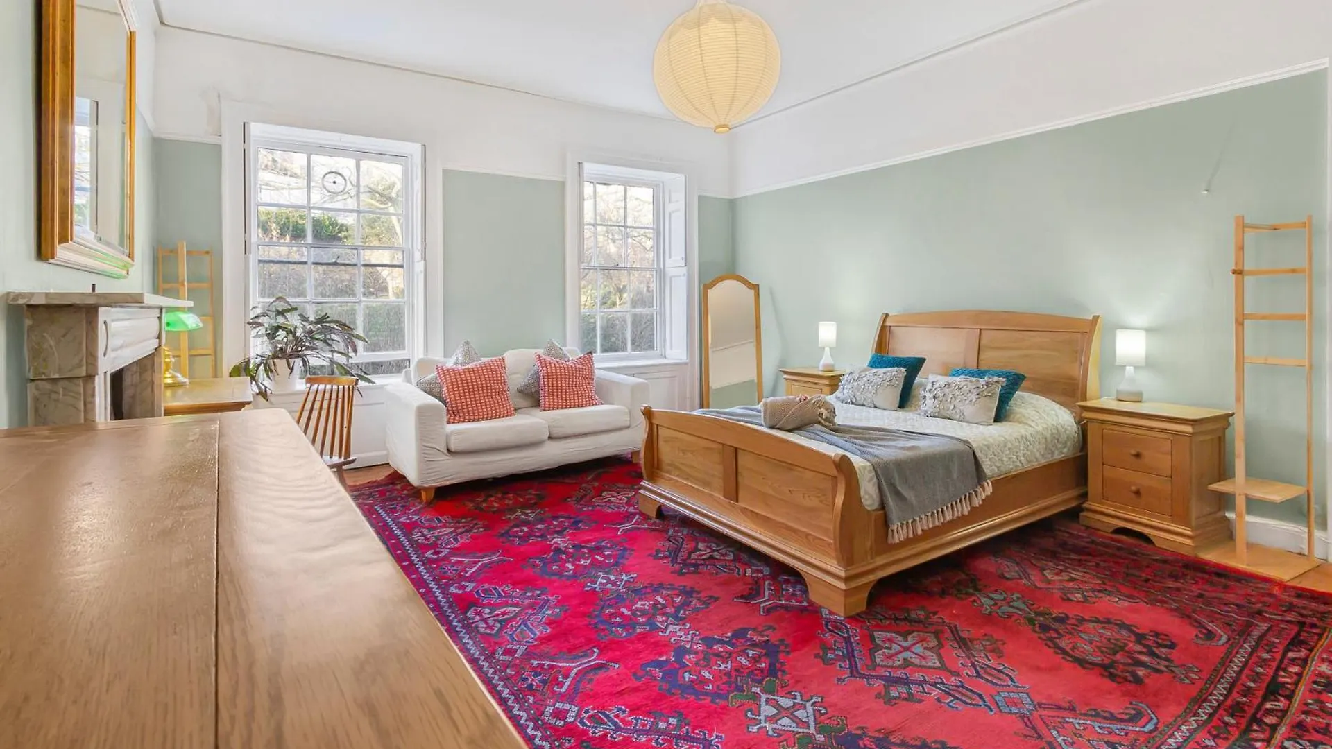 Spacestation Four 4 Bedroom Serviced Apartment By Altoluxoexperience Short Lets & Serviced Accommodation With Free Wifi Bristol