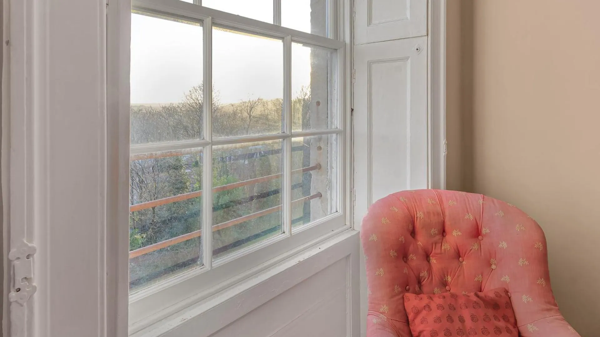Spacestation Four 4 Bedroom Serviced Apartment By Altoluxoexperience Short Lets & Serviced Accommodation With Free Wifi Bristol