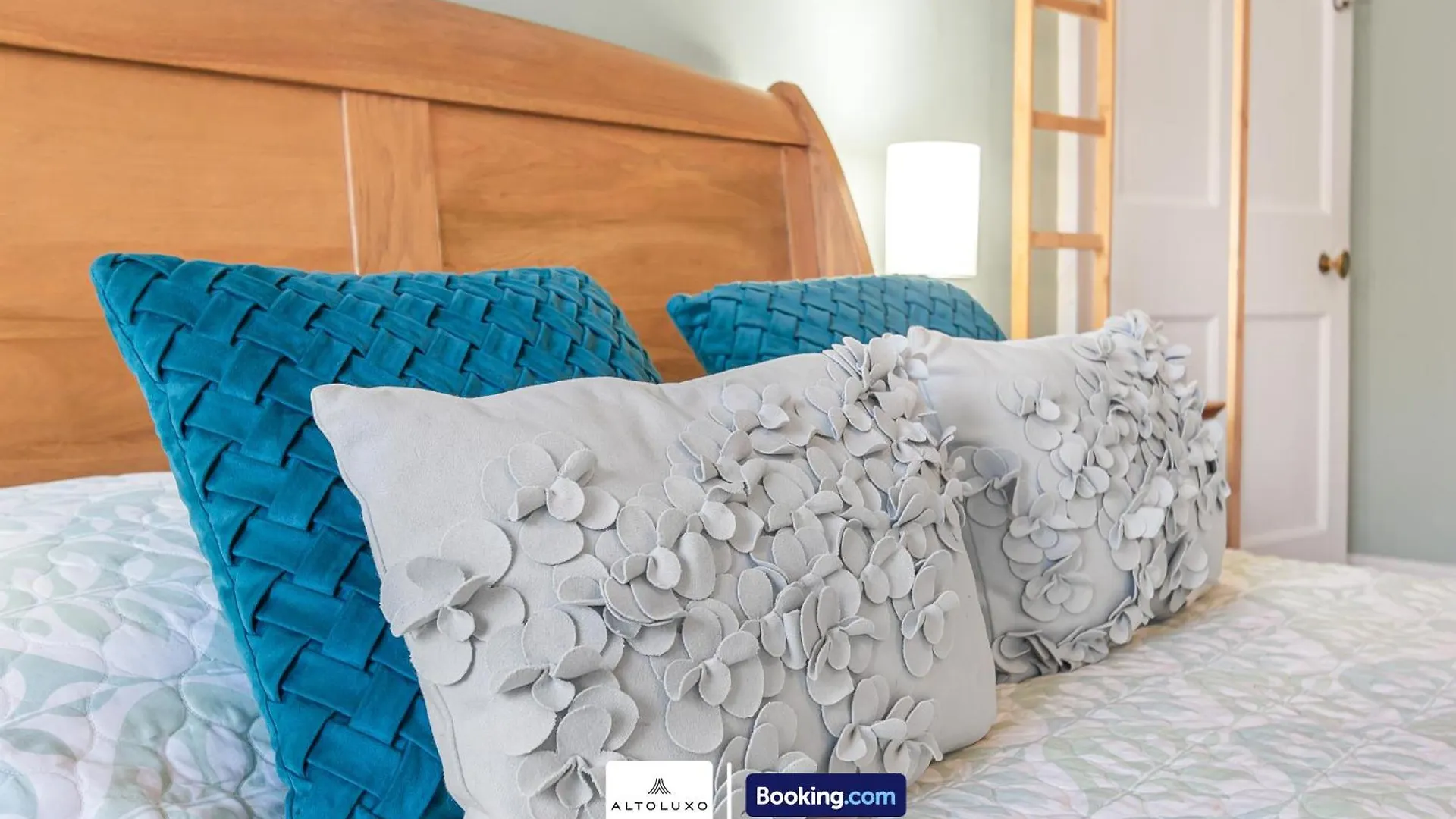 Spacestation Four 4 Bedroom Serviced Apartment By Altoluxoexperience Short Lets & Serviced Accommodation With Free Wifi Bristol