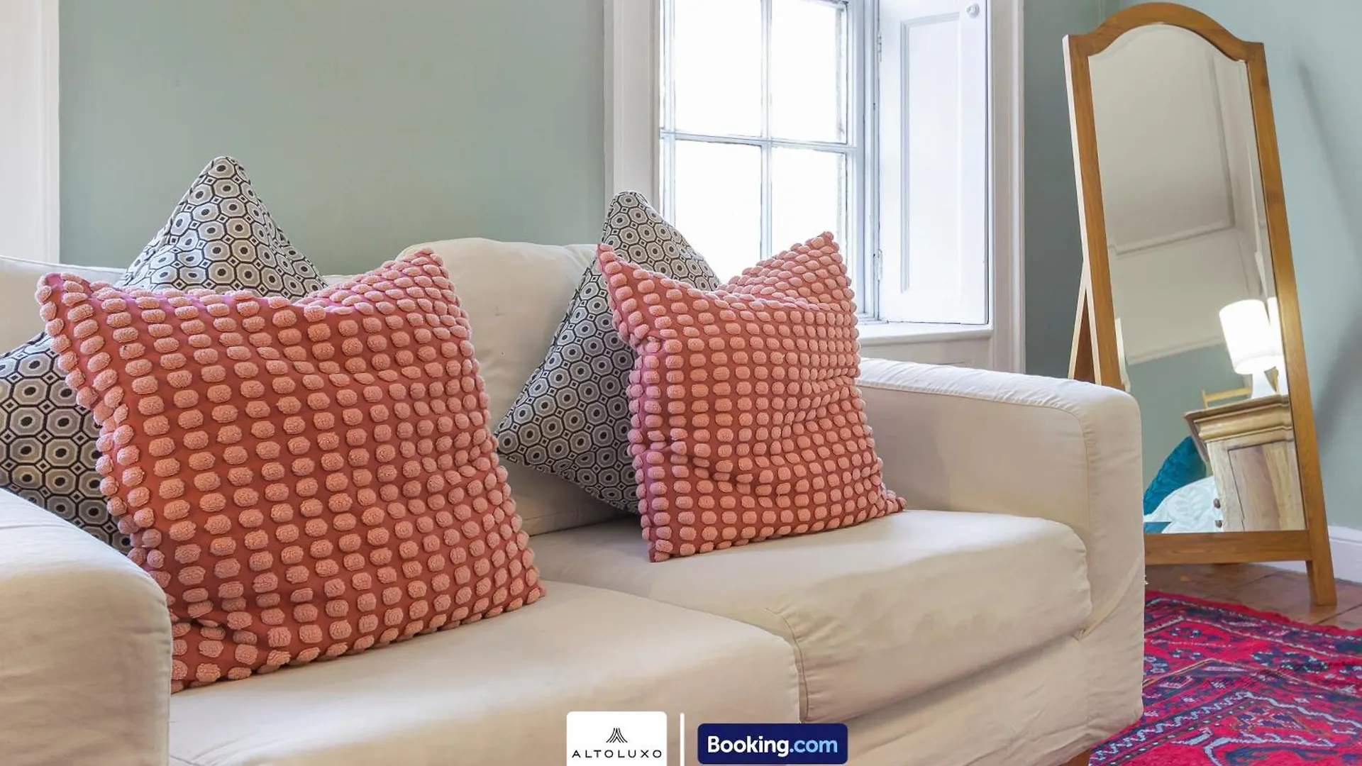 Spacestation Four 4 Bedroom Serviced Apartment By Altoluxoexperience Short Lets & Serviced Accommodation With Free Wifi Bristol United Kingdom
