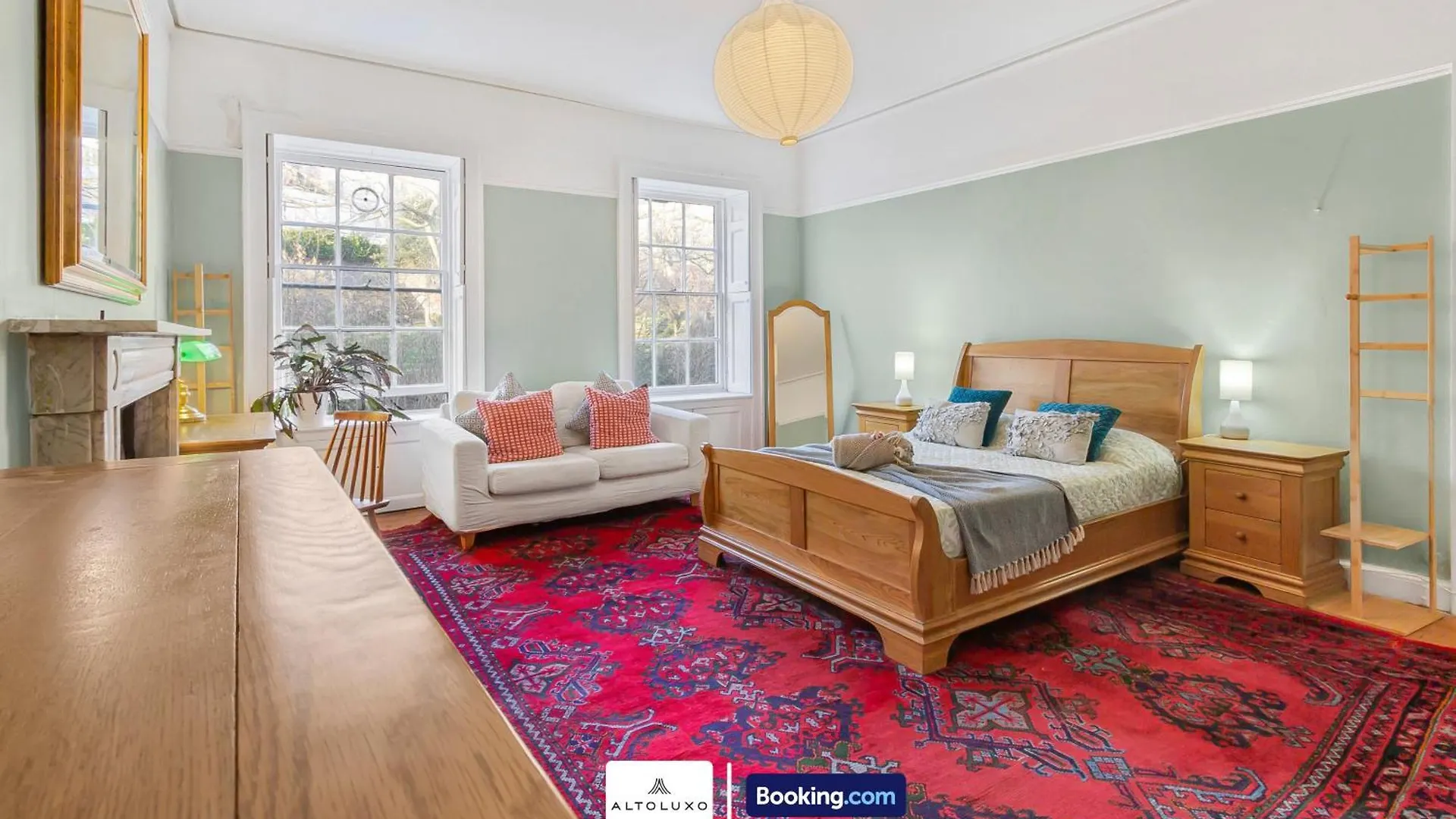 Spacestation Four 4 Bedroom Serviced Apartment By Altoluxoexperience Short Lets & Serviced Accommodation With Free Wifi Bristol