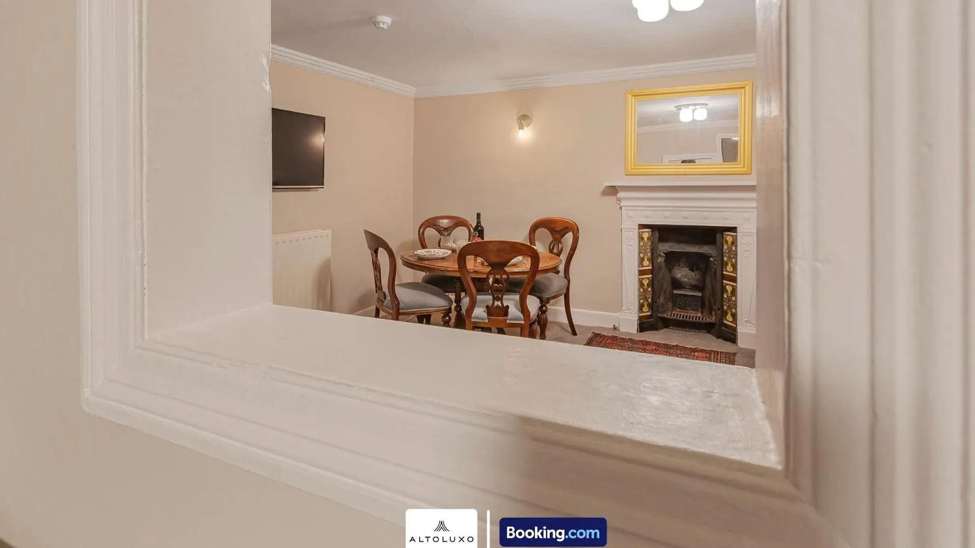Spacestation Four 4 Bedroom Serviced Apartment By Altoluxoexperience Short Lets & Serviced Accommodation With Free Wifi Bristol United Kingdom